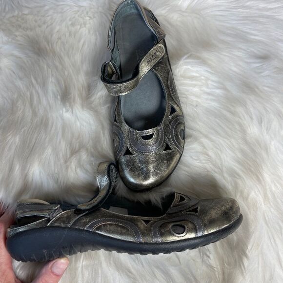 Naot Rongo Distressed Gold/Bronze Metallic Leather Mary Jane Sandals Sz … - Picture 1 of 7